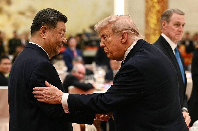 称习近平承诺不提供伊朗武器后，特朗普：对伊军事行动将继续（图） - 1