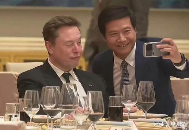 雷军与马斯克合影背后：一场时隔13年的双向奔赴（组图） - 1