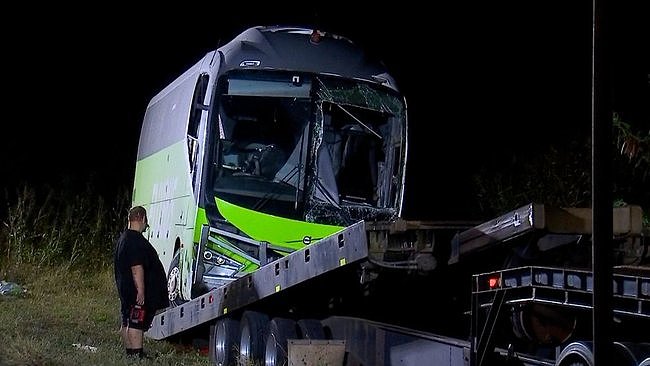 澳洲旅游巴士翻车,致1死28伤!伤者多为海外游客(组图) - 3