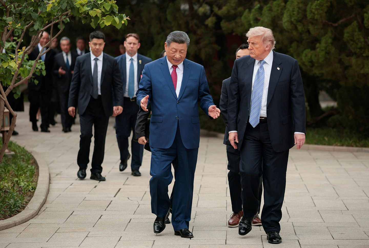 习近平和特朗普在中南海小范围会晤：中美应把准方向、排除干扰（组图） - 3