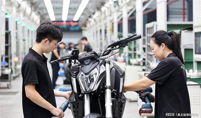 欧洲人想通!张雪自曝欧美冠军车队买车,明年赛场至少4台中国车 - 6