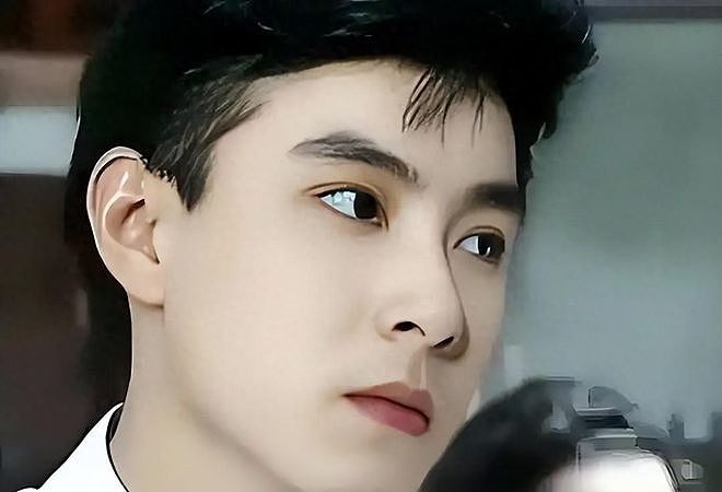 59岁无儿无女,结3次婚、两度丧子,张卫健如今生活得无比潇洒 - 1
