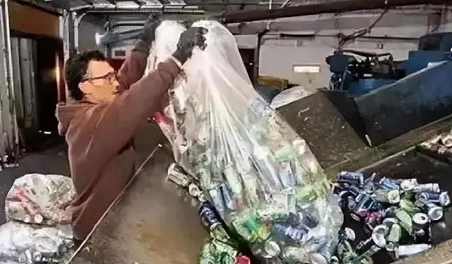 美国暴雨冲出3具尸体,一人生前曾是武汉某院长,死后却无人认领 - 2