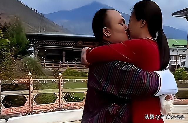 北京大姐为爱砸500万筑寺庙,和小19岁僧人相伴12年,现状如何? - 9