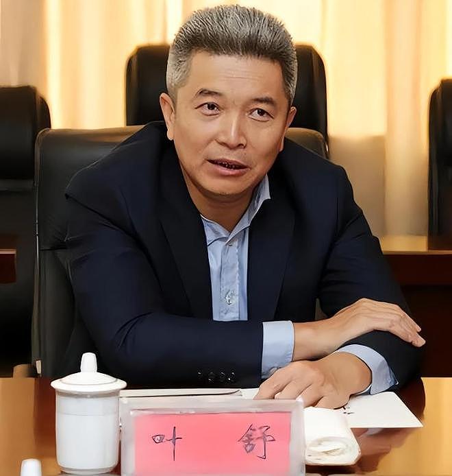 曹德旺没想到，儿子平稳接班才半年，女儿凭一个举动再次给他长脸（组图） - 35