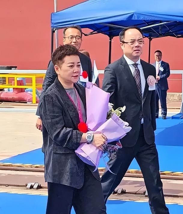 曹德旺没想到，儿子平稳接班才半年，女儿凭一个举动再次给他长脸（组图） - 38