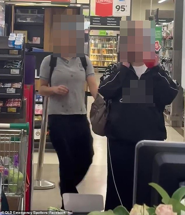 两少女大闹Woolies被捕,货架商品散落一地!购物中心被迫疏散(视频/组图) - 3