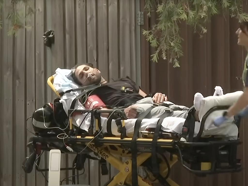 澳男涉嫌毒驾开宝马冲撞咖啡馆！老妇被死死压在墙上，肇事逃逸8个月后终落网 - 5