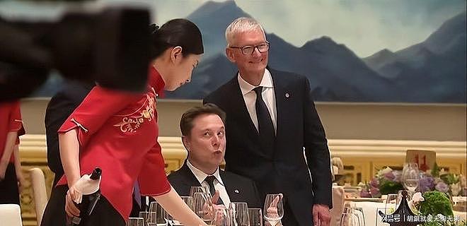 谁说国宴只有菜单?红衣服务员一亮相,镜头全都移不开了 - 3