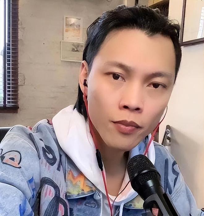 曾靠一首歌狂赚上亿,坐拥五辆豪车,如今为何卖房卖车负债累累? - 21