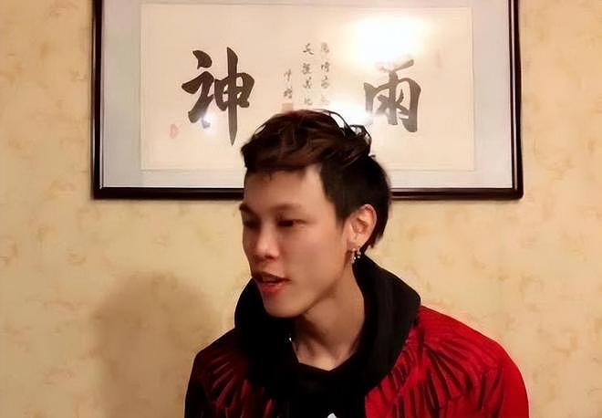 曾靠一首歌狂赚上亿,坐拥五辆豪车,如今为何卖房卖车负债累累? - 23