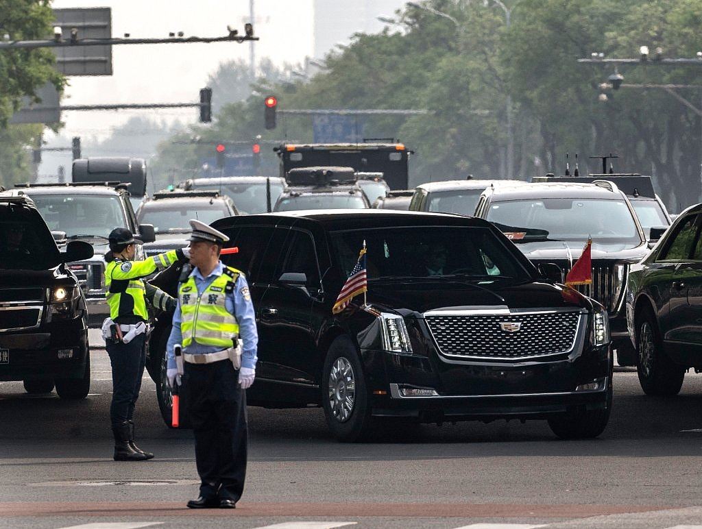 特朗普访华车队现神秘高顶红旗SUV,疑搭载反无人机系统 - 7