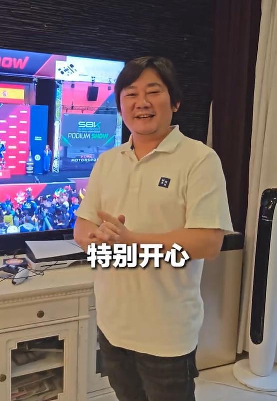 张雪机车,赛季第四冠!张雪:现在已经开始习惯拿冠军了怎么办?喊话德比斯:培养一个比你还强的中国车手,我就给你养老 - 5