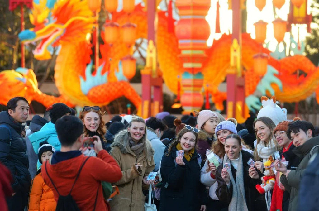 假冒悉大教授直播带货？中国“白猴子”行业内幕曝光，外籍人士靠脸轻松赚钱（组图） - 4