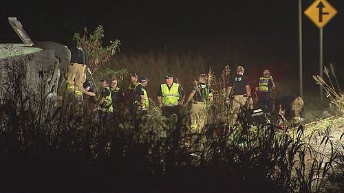 澳旅游巴士翻车导致1死28伤!幸存者回忆事故瞬间,巴士前一天已撞过护栏(组图) - 5