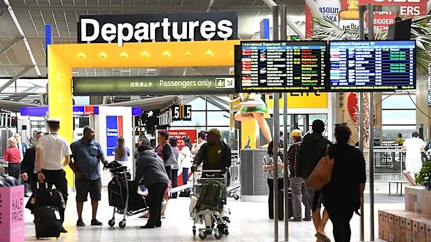 澳洲离境税涨至$80惹众怒!旅游业痛批:政府公然抢钱(组图) - 1