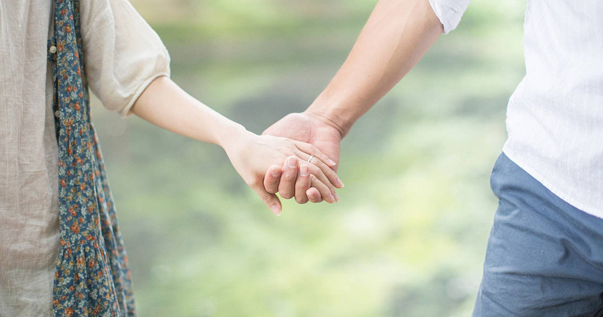 看新闻才去查!结婚8年3名女儿皆非亲生,男子崩溃痛诉:人生都被毁了 - 1
