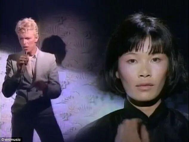 65岁华人阿姨因找到对象在新西兰上新闻！出演“China Girl”成名，曾被多国禁播 - 1