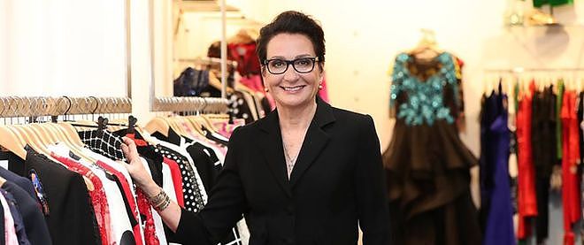 65岁华人阿姨因找到对象在新西兰上新闻！出演“China Girl”成名，曾被多国禁播 - 9