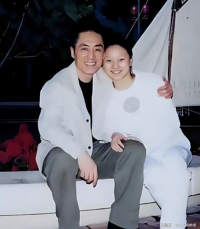 张艺谋健康恶化仅四月,陈婷结束27年婚姻关系 - 2