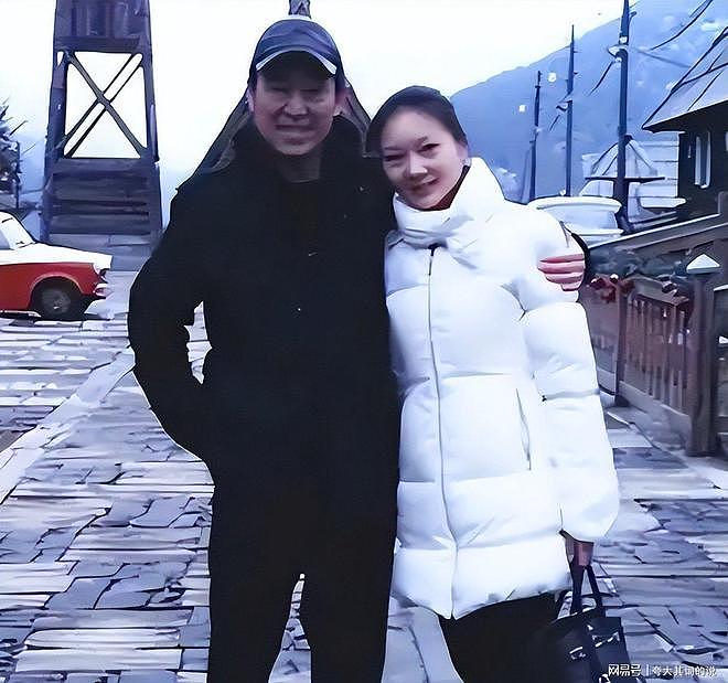 张艺谋健康恶化仅四月,陈婷结束27年婚姻关系 - 3