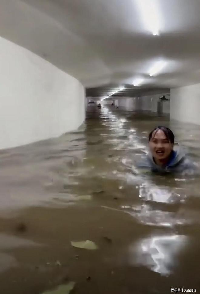 恐怖！短短几分钟，广州一过桥隧道就淹了，行人都还来不及出来… - 2