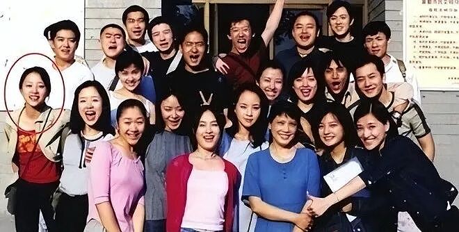 爷爷是表演艺术家,老公是北电院长,她不拼背景拼实力成人生赢家(组图) - 2
