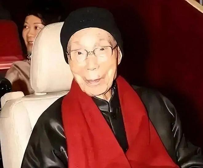 邵逸夫:90岁二婚,107岁去世,留下238亿遗产,四个子女不继承也不送终 - 2