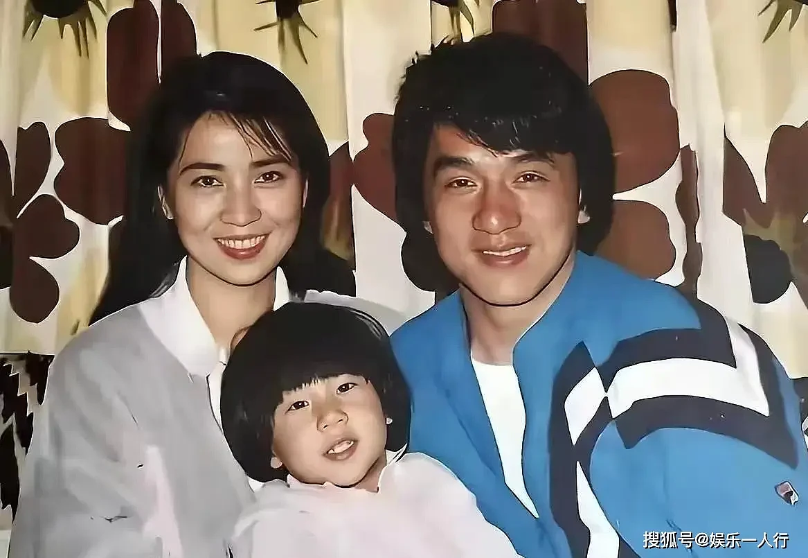 成龙砸4000万认回女儿，房祖名帮忙林凤娇沉默 - 2