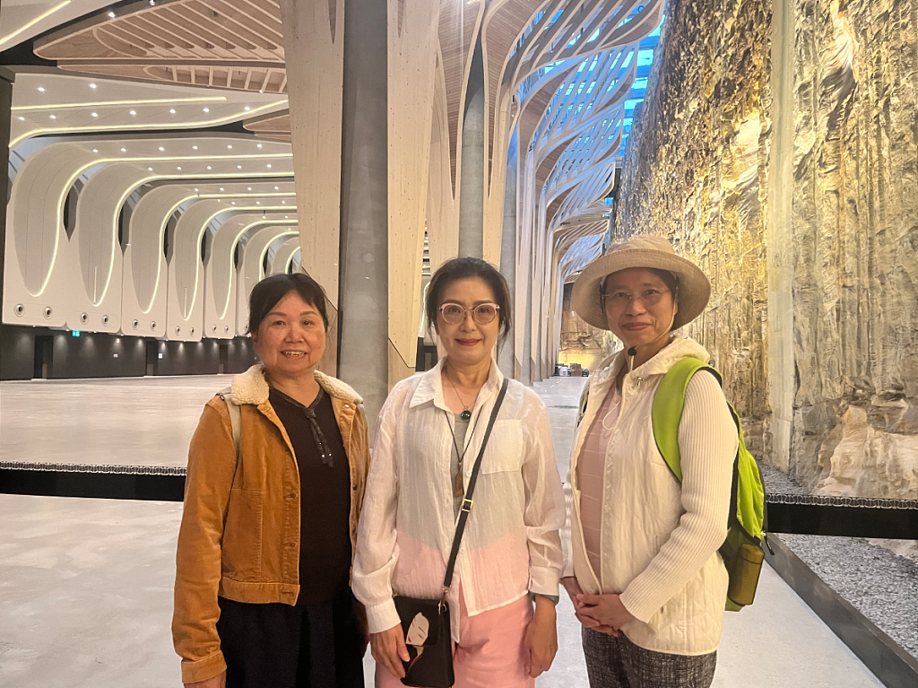 广州大学校友会校友五月欢聚，品尝澳式美食，漫步海滨步道（组图） - 2