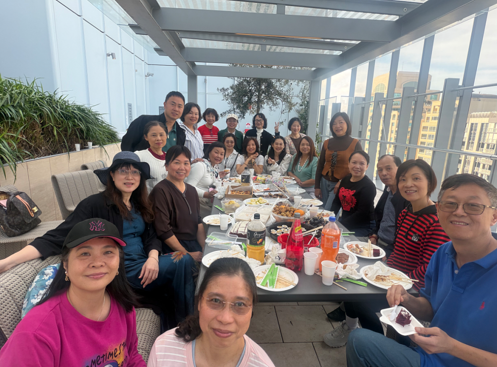 广州大学校友会校友五月欢聚，品尝澳式美食，漫步海滨步道（组图） - 4