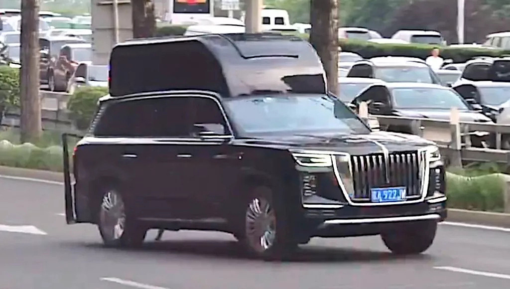 特朗普访华车队现神秘高顶红旗SUV,美媒疑其作用是…(组图) - 2