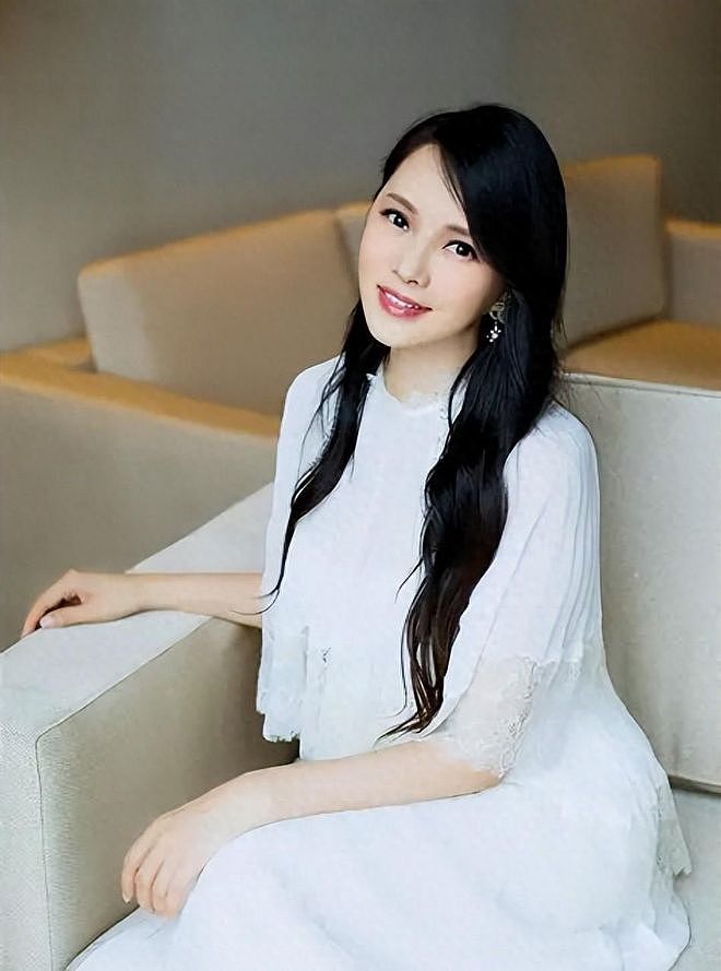 57岁伊能静自曝未绝经，炸出一群“牛鬼蛇神”，秦昊妈妈没说谎（组图） - 1