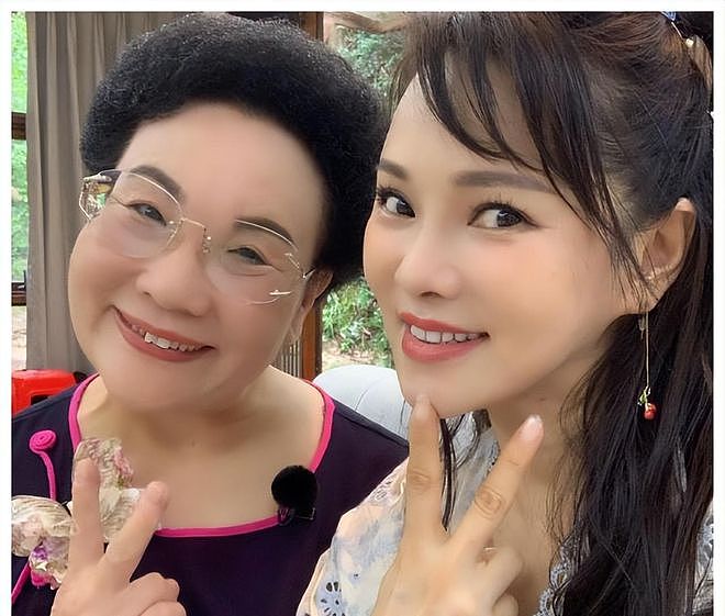 57岁伊能静自曝未绝经，炸出一群“牛鬼蛇神”，秦昊妈妈没说谎（组图） - 3