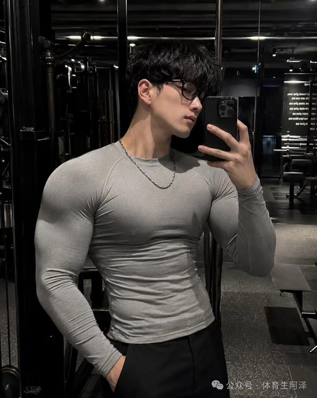 【帅哥】江苏脂包肌猛男地陪：这身“行走的欧包”谁不想狠狠咬一口？ - 9