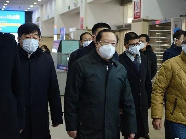 湖北原省长王晓东被查!疫情期间曾因口误“年产108亿口罩”遭批(组图) - 2
