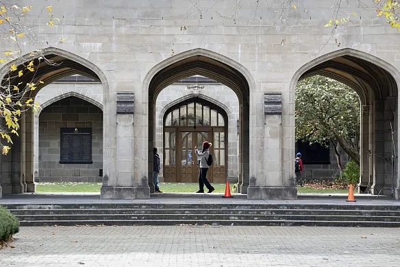 举报数量激增56%!超半数大学宿舍启用匿名系统,校园性骚扰及霸凌大跌逾两成(组图) - 3