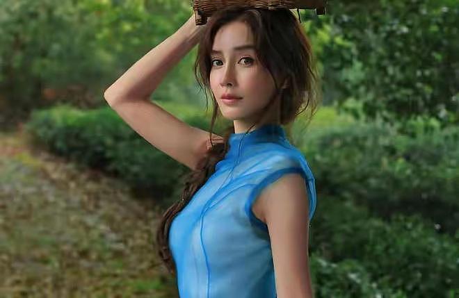 37岁杨颖贵州活动照曝光!面相变了脸肿嘴歪眼没光,颜值大不如前(组图) - 2