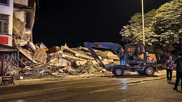 广西柳州5.2级地震已致3人失联,房屋倒塌13栋,市民回忆惊险瞬间:轰隆一下就塌了(组图) - 2