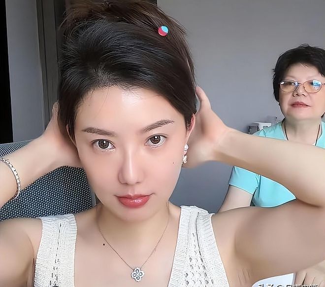 千万级网红猴哥离婚内幕曝光：前妻自曝守活寡一年，男方转头搂新欢（组图） - 2