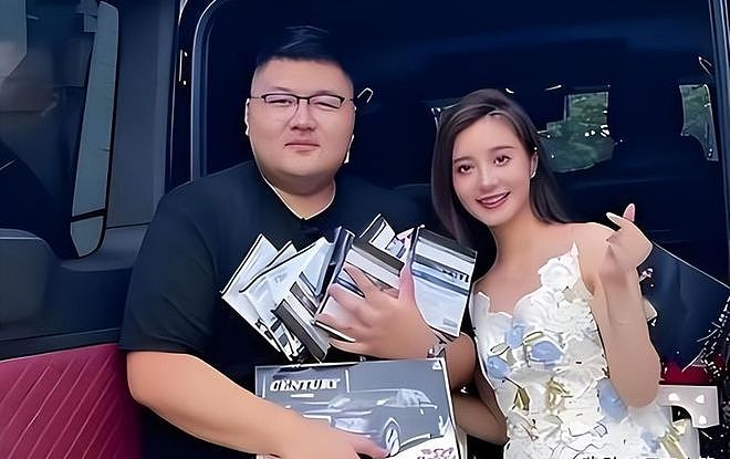 千万级网红猴哥离婚内幕曝光：前妻自曝守活寡一年，男方转头搂新欢（组图） - 7