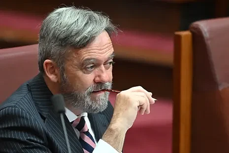 自由党内讧！联邦反对党党魁欲砍非公民福利，参议员痛批：“别把经济问题怪罪给移民” - 1