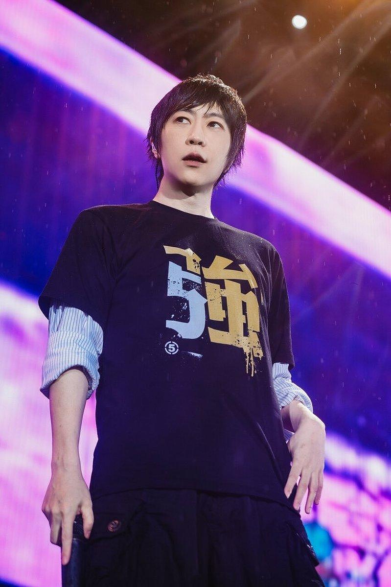 五月天阿信爆秘婚，相信音乐：不实消息（图） - 1