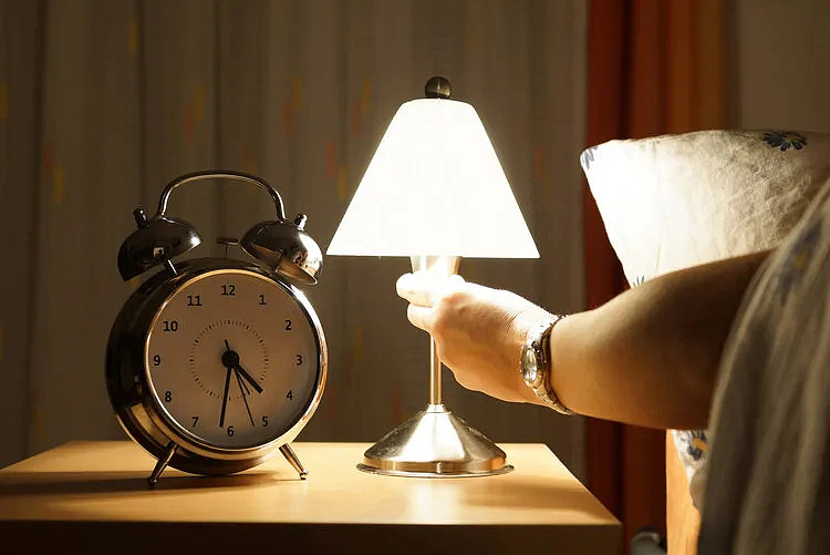 【健康】睡得越早,死得越早?每天“8小时睡眠论”竟是错的?真相来了 - 6