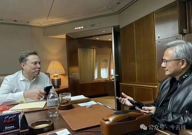 黄仁勋被全网确诊灰指甲？高清镜头曝光，网友：千万别和他握手！ - 4