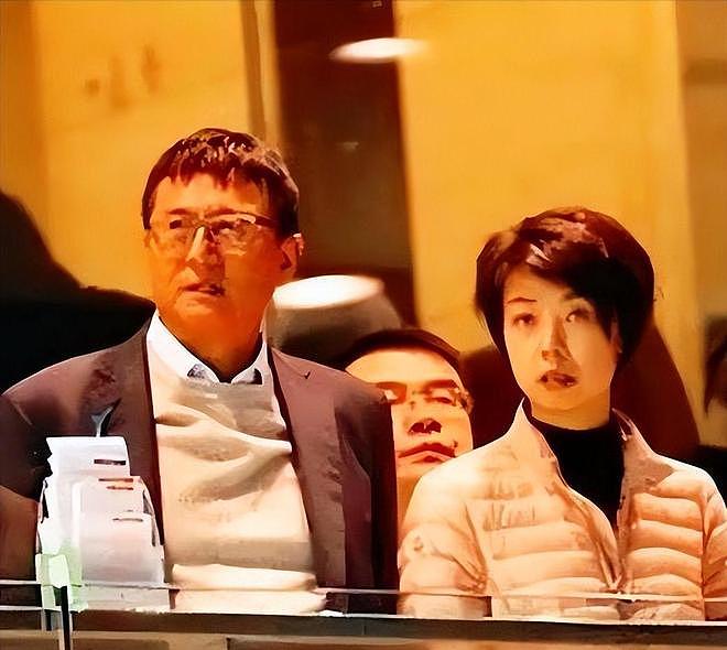 相伴17年终究败给现实，65岁徐威年老色衰，45岁张怡宁风华正茂 - 5