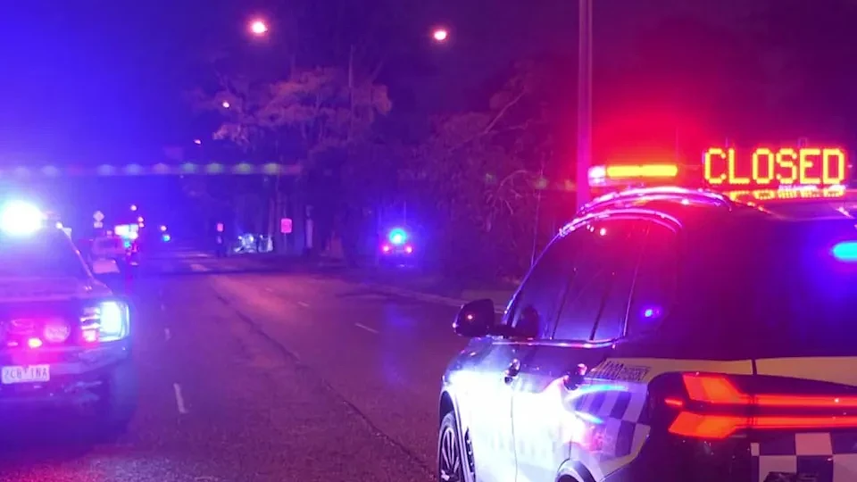 澳洲凌晨突发致命车祸！汽车失控撞树，2人当场身亡（组图） - 3