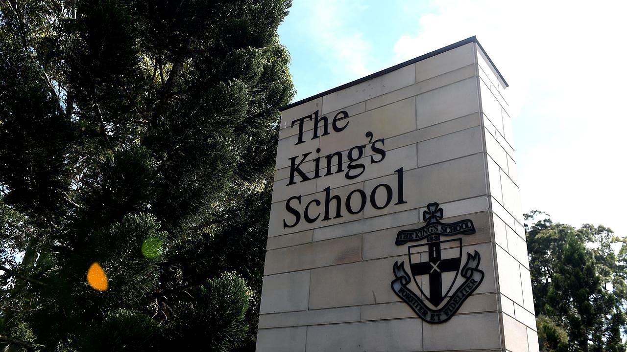 澳顶级男校学生赴日游学惹祸!因疯狂买醉被校方紧急遣返,家长拍手叫好 - 1