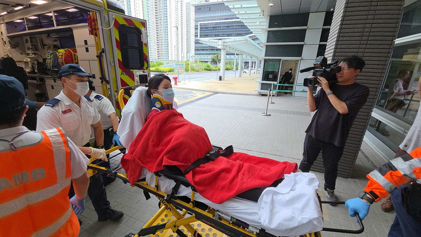 万米高空惊魂!澳洲飞香港客机严重颠簸,8人受伤送医(组图) - 5