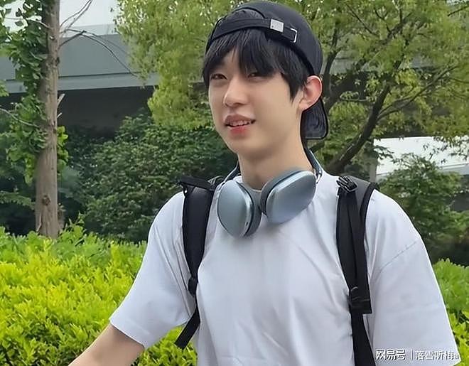 陪玩陪睡已过时？继关晓彤事件、注射不明物后，又一男星被曝猛料 - 24